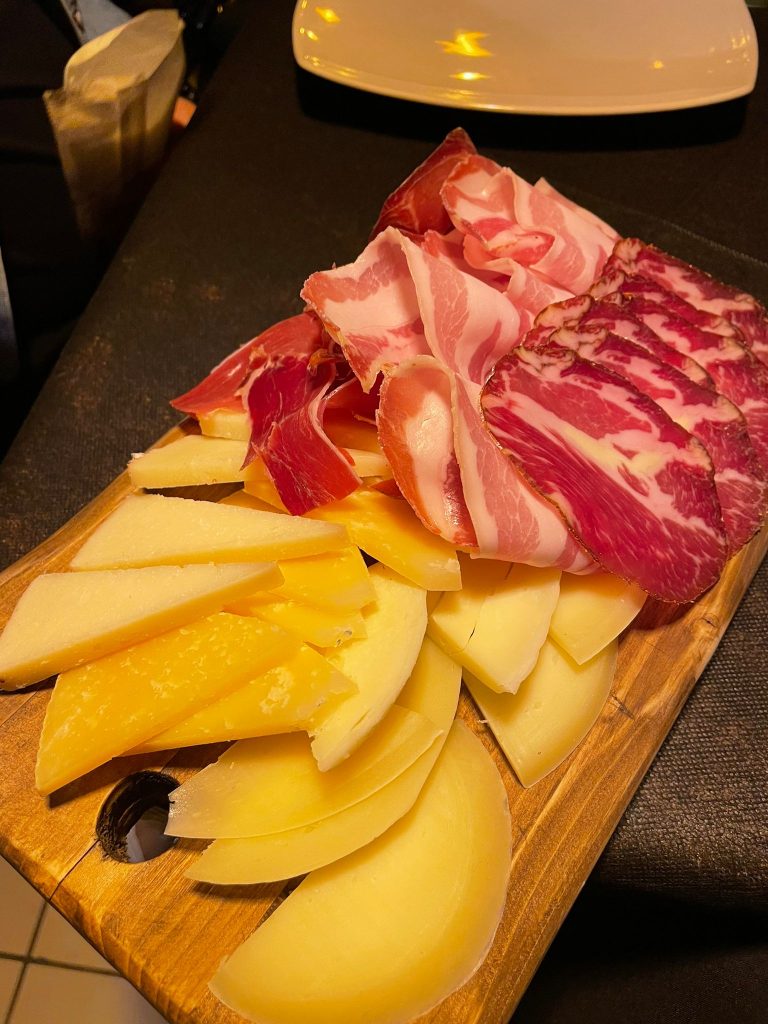 Paisà, taglieri