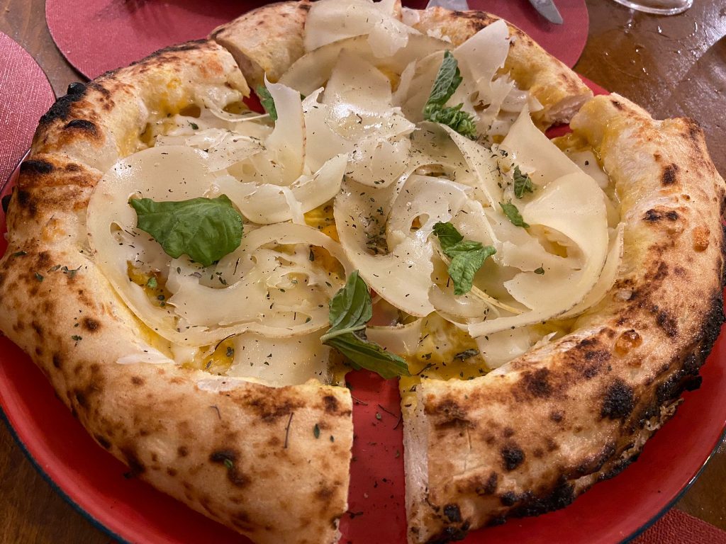 Le Grotticelle, Datterino e caciocavallo