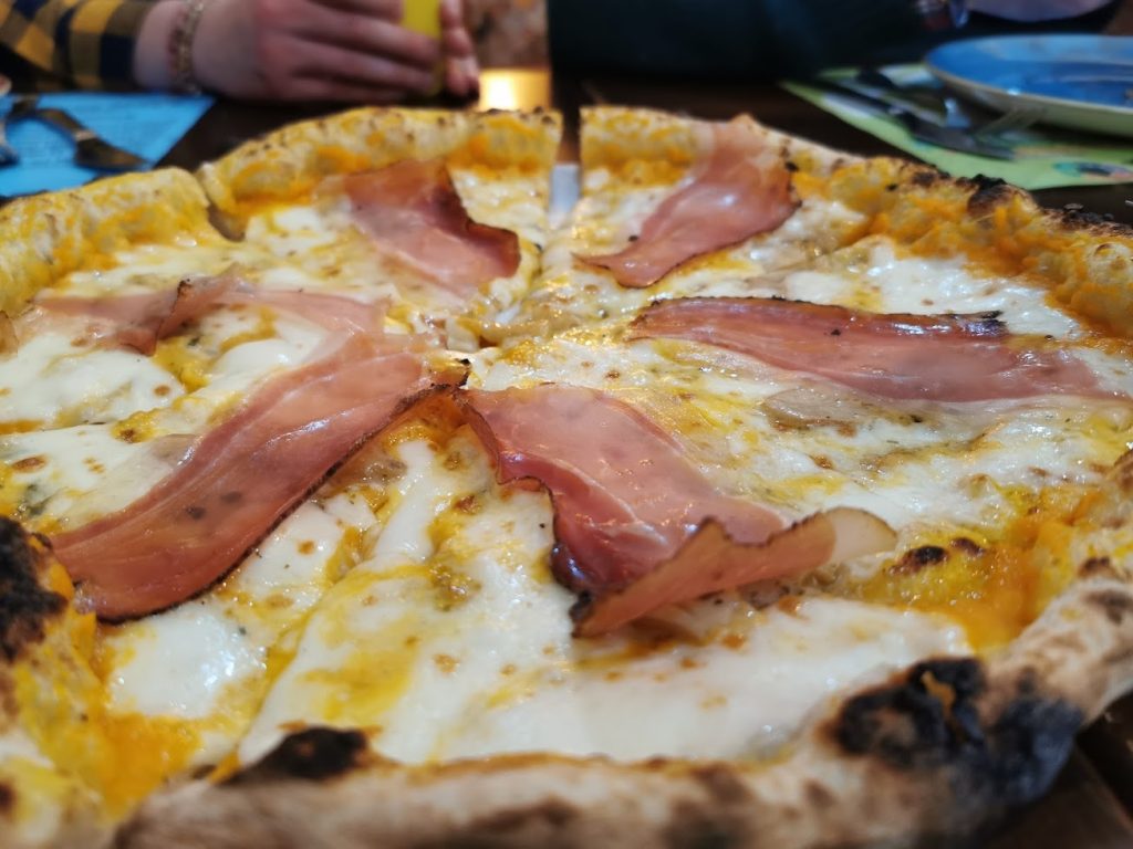 Mosaico, pizza con zucca